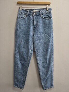 Levi's Premium Denim Medium Wash Tapered Mom Jean Size 26